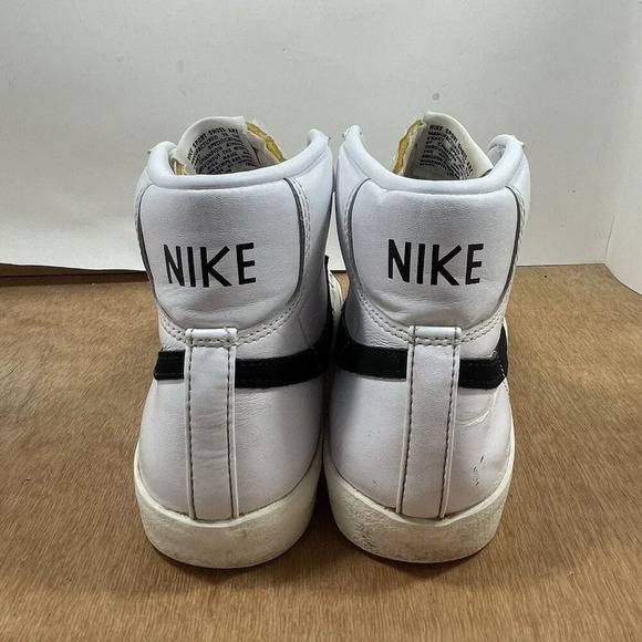 Nike Blazer Mid 77 Women Size 8.5 CZ1055-100 White Shoes Sneakers - Picture 4 of 8